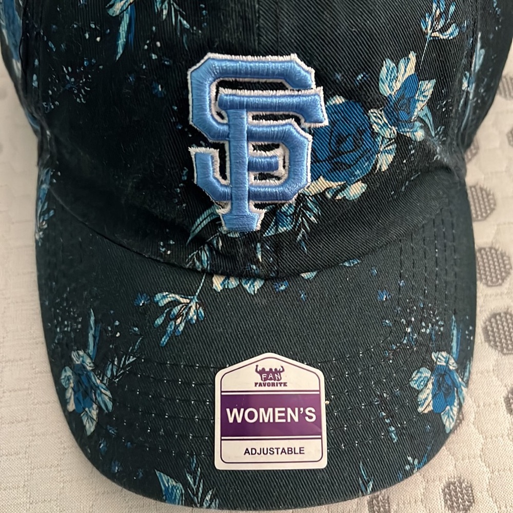 NWT women’s San Francisco Giants Floral Cap